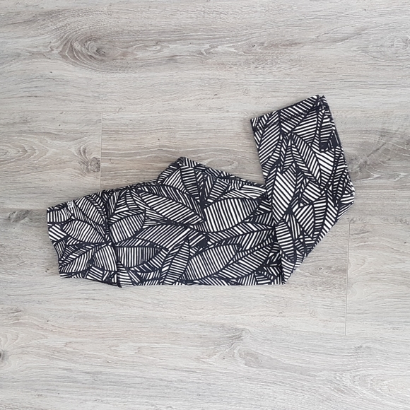 Lululemon Wunder Under Crop - Picture 4 of 5